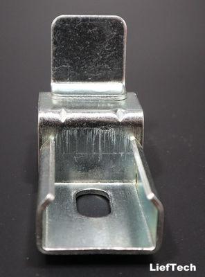 Đường băng cuộn thép galvanized Placon With Retain Edge Flow Racking Accessory
